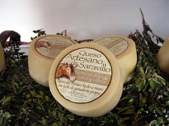 Queso artesano de Saravillo.